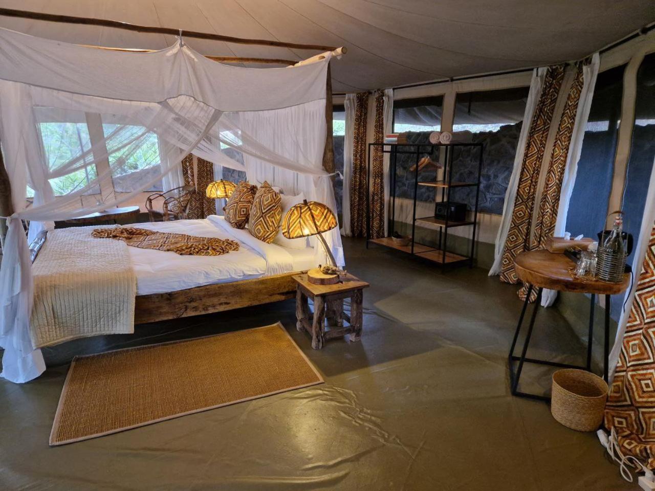 Dolly Farm & River Camp, Luxury Tents Usa River Kültér fotó