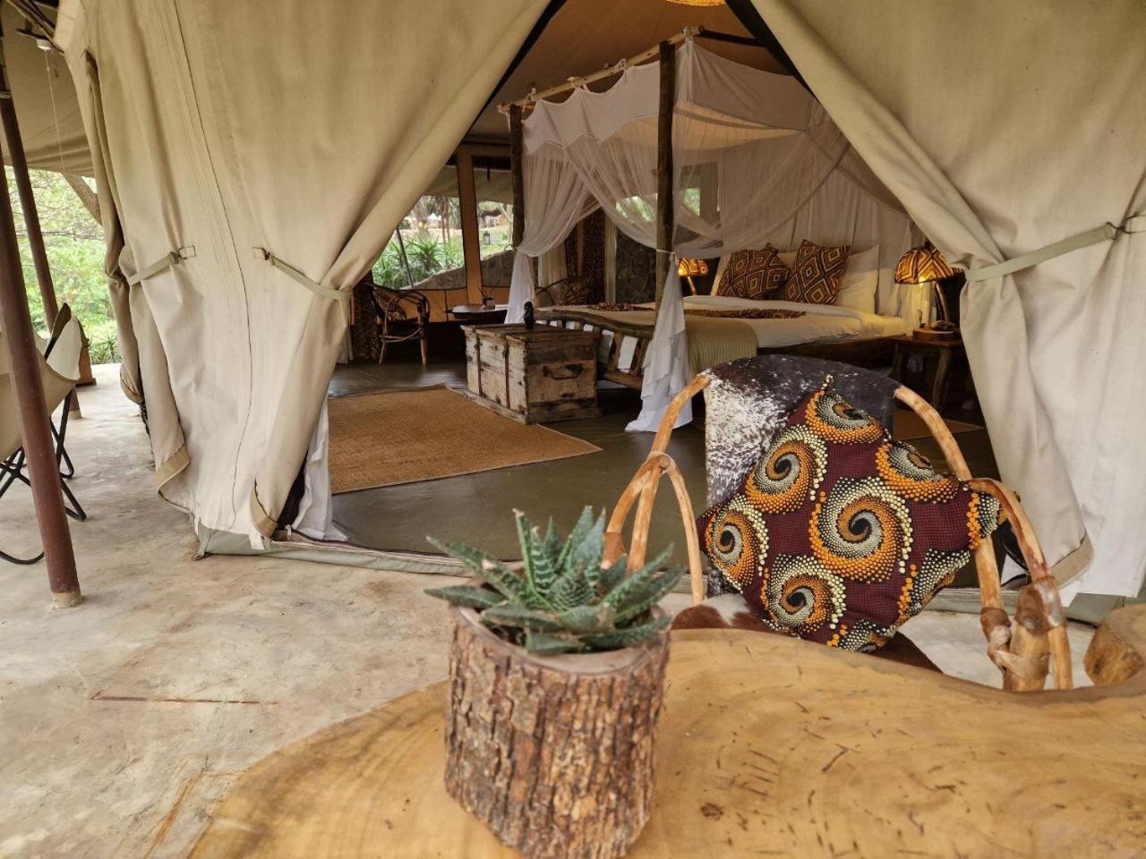 Dolly Farm & River Camp, Luxury Tents Usa River Kültér fotó